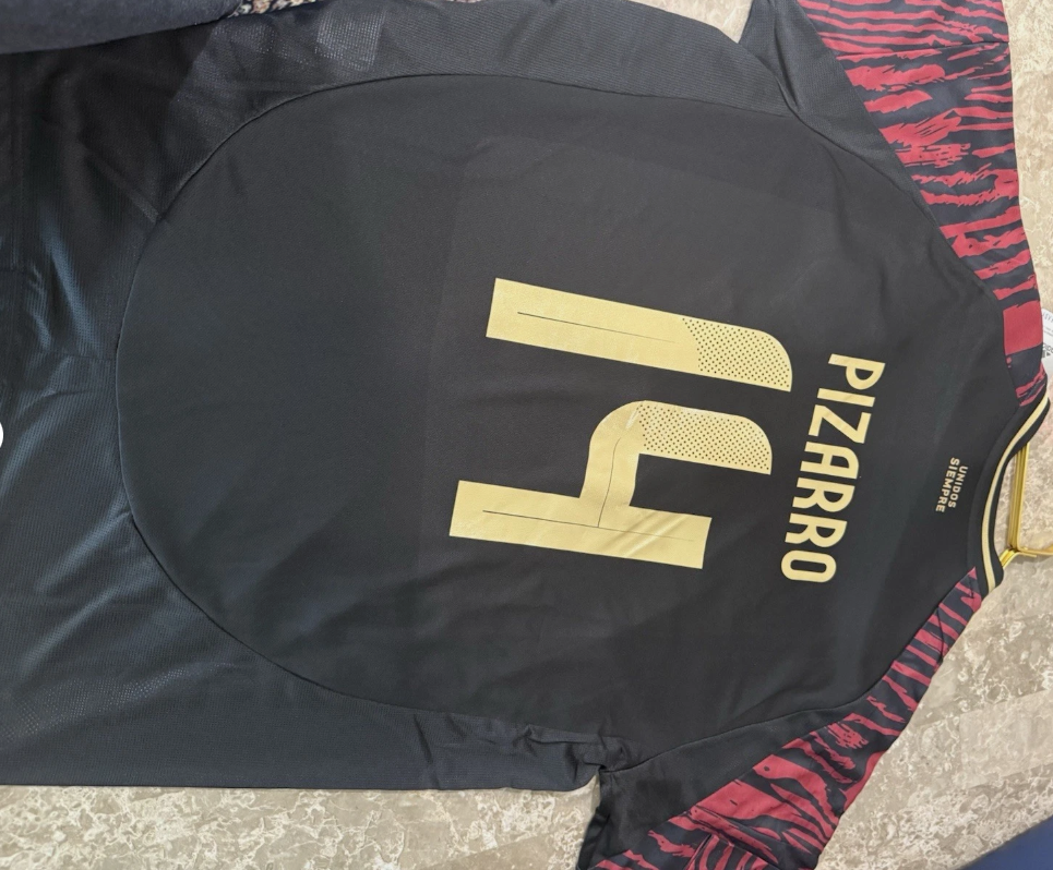 Adidas Peru National Team Men’s Soccer Away Jersey Claudio Pizarro 2XL
