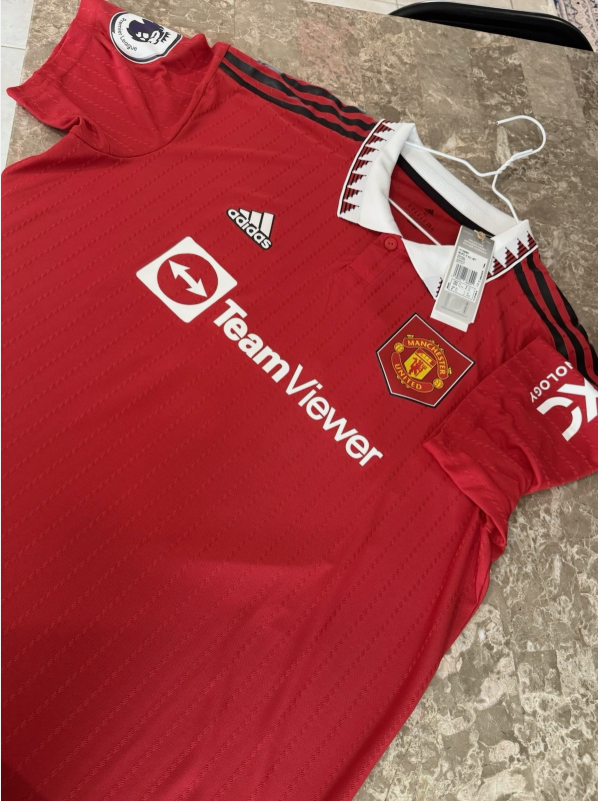 Adidas Manchester United 22/23 Home Jersey Valencia #25 XL