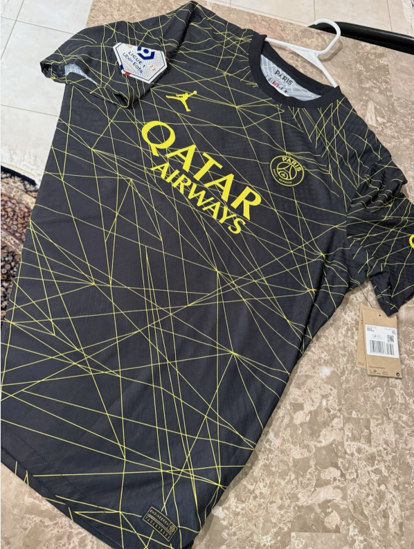 Paris Saint-Germain 22/23 Match Fourth Jersey Black And Yellow - Messi 2XL