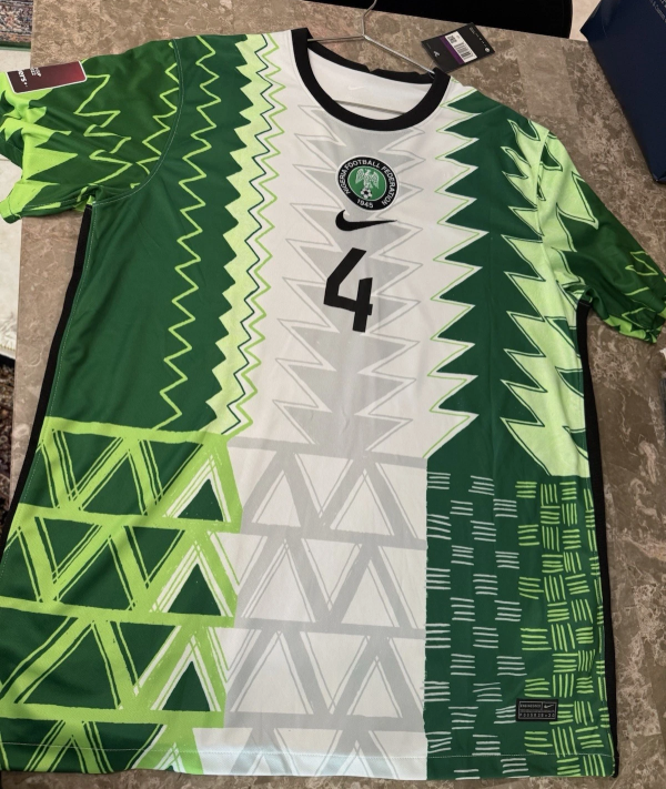 Nike Nigeria Men’s National Soccer Jersey Kanu #4 2XL